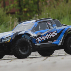 Traxxas TRX 102076 Maxx Slash Blue 1:8 Brushless Short Course Truck 4x4 New